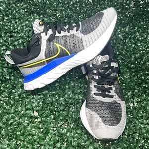 EUC Nike Mens React Infinity Run Flyknit 2 Running ShoesSneakers Sz 11 EXCELLENT